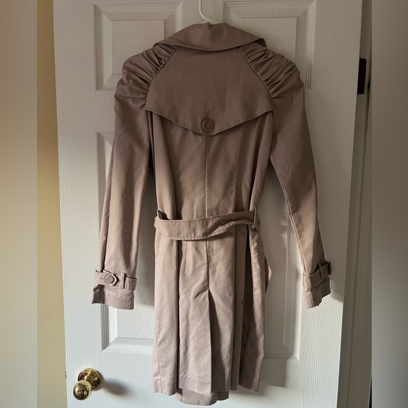 Dusty rose coloured trench coat - Picture 3 of 5